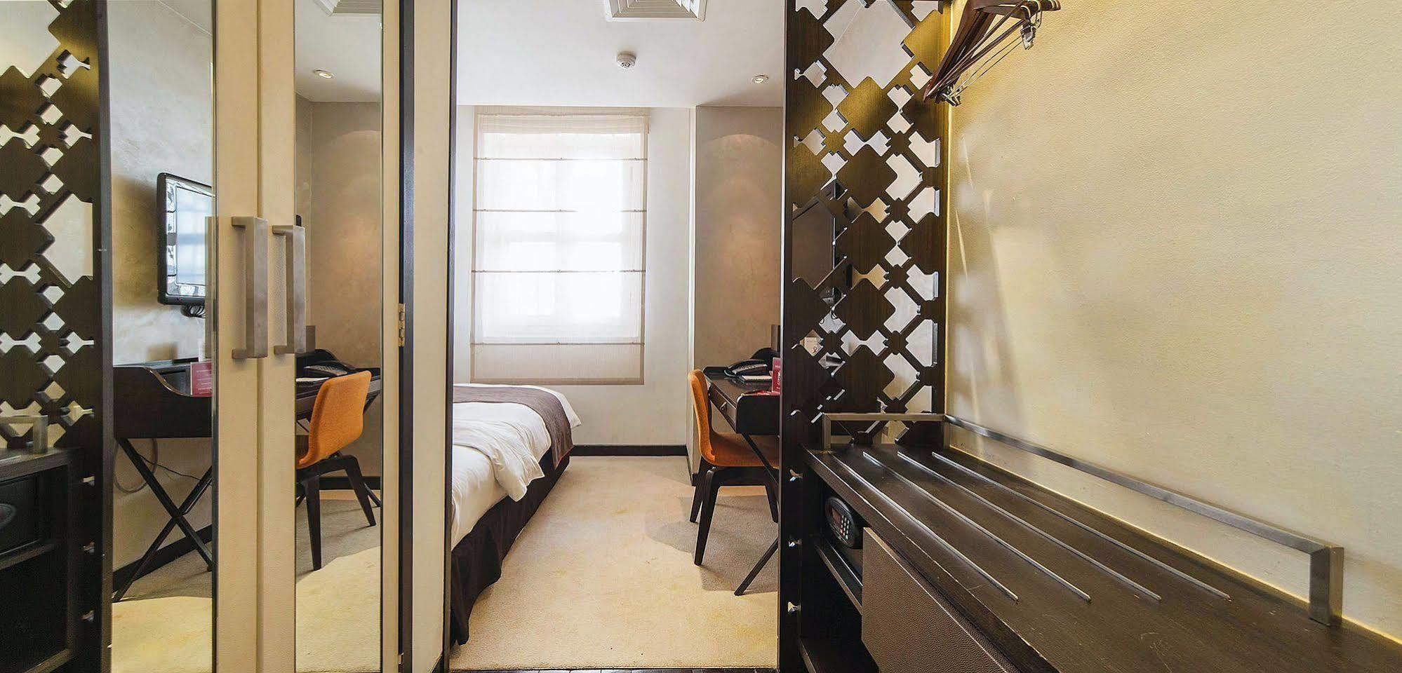 Zen Premium Outram Park Hotel Singapore Exterior photo